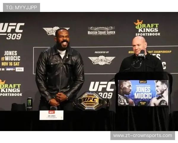 乔恩·琼斯家里冰箱贴着训练表，连喝水都按秒算