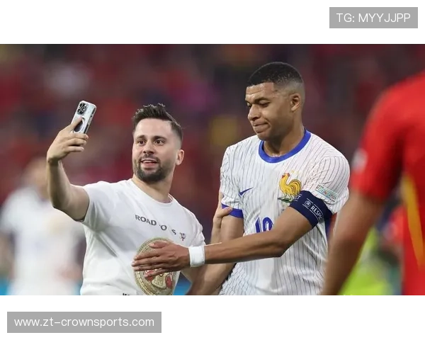 姆巴佩赛后没回家，直接开豪车去哪里？这生活真跟我们天差地别啊