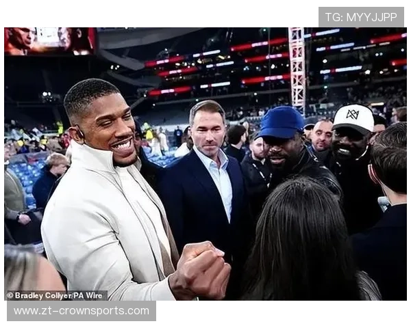 安东尼·约书亚家的冰箱里只放蛋白粉和冰水