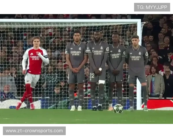 人墙规则：防守方筑墙时必须退至距球9.15米外，否则裁判可重摆任意球