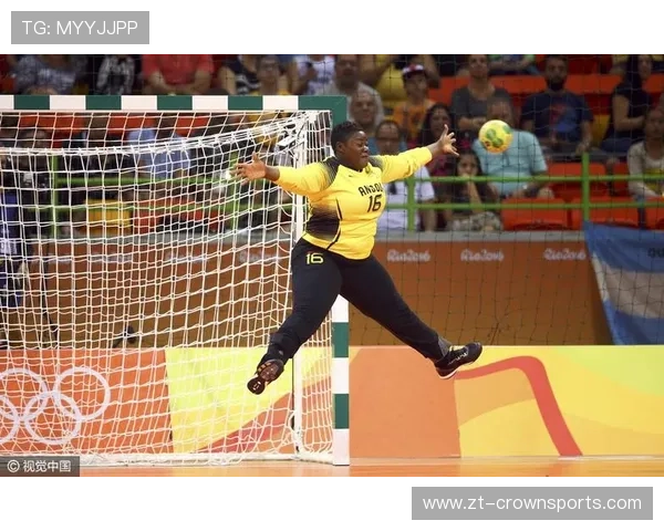 无意手球为何仍可能被判犯规？规则关键在“扩大防守面积”