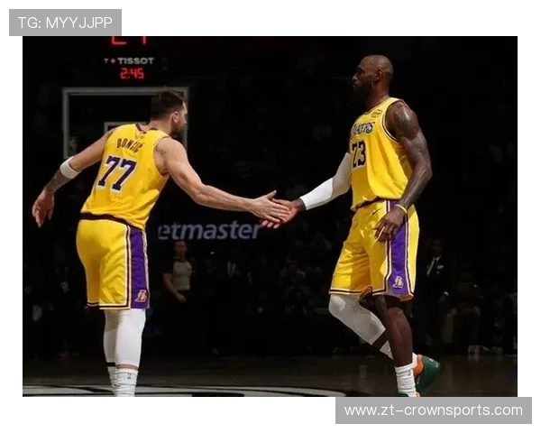 拉简·隆多利用挡拆组织进攻提升湖人关键时刻得分效率